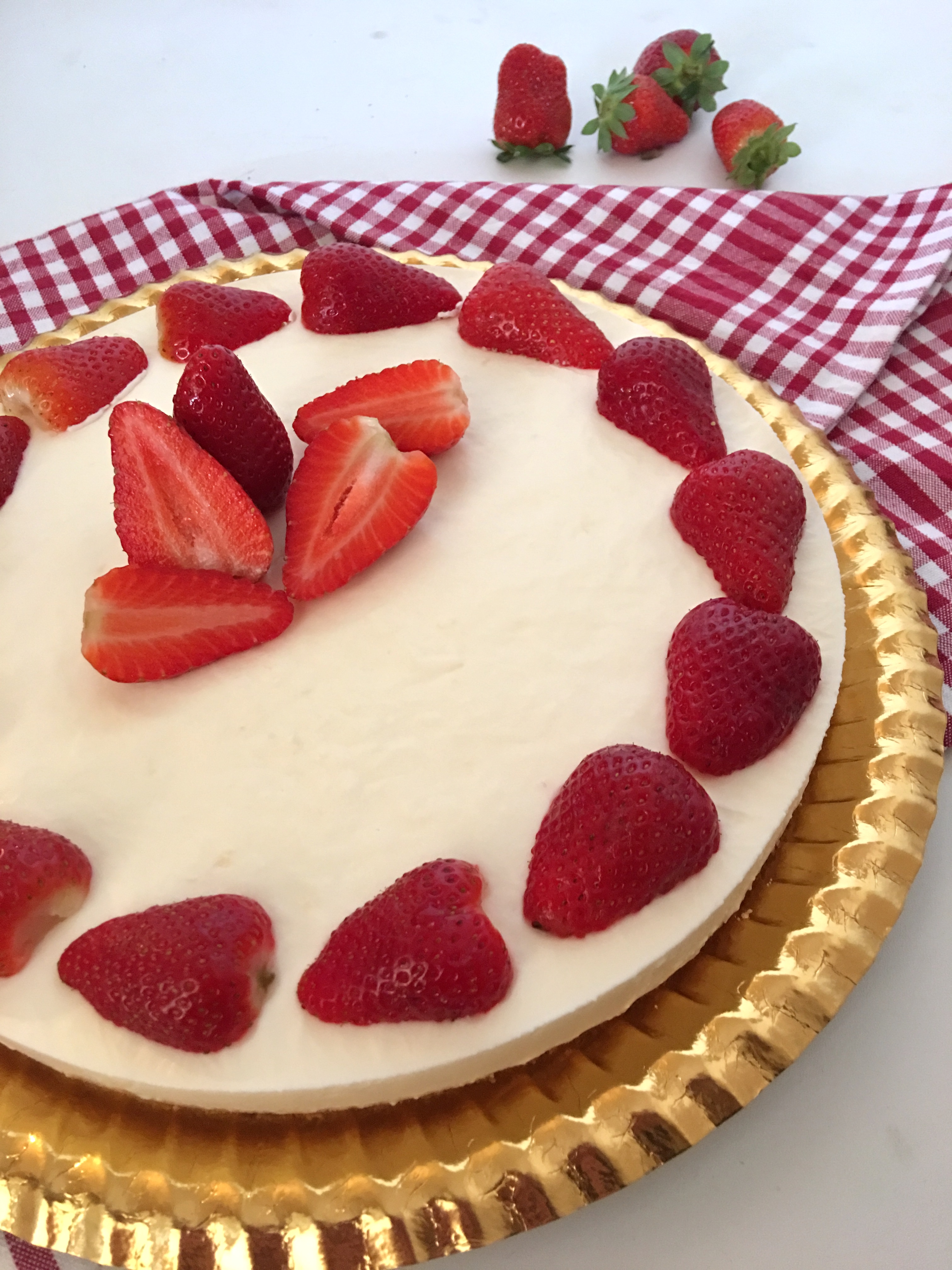 Yogurt-cake al limone e fragole