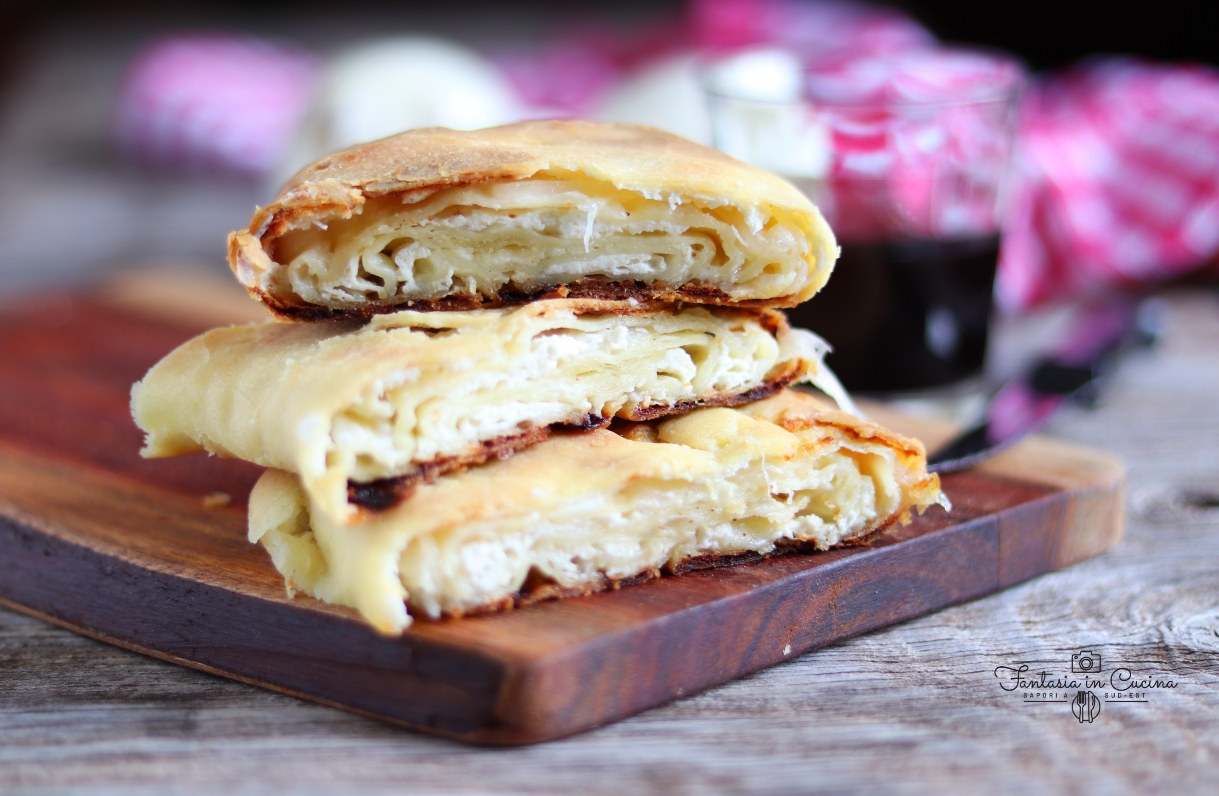 Scaccia con la ricotta e la cipolla