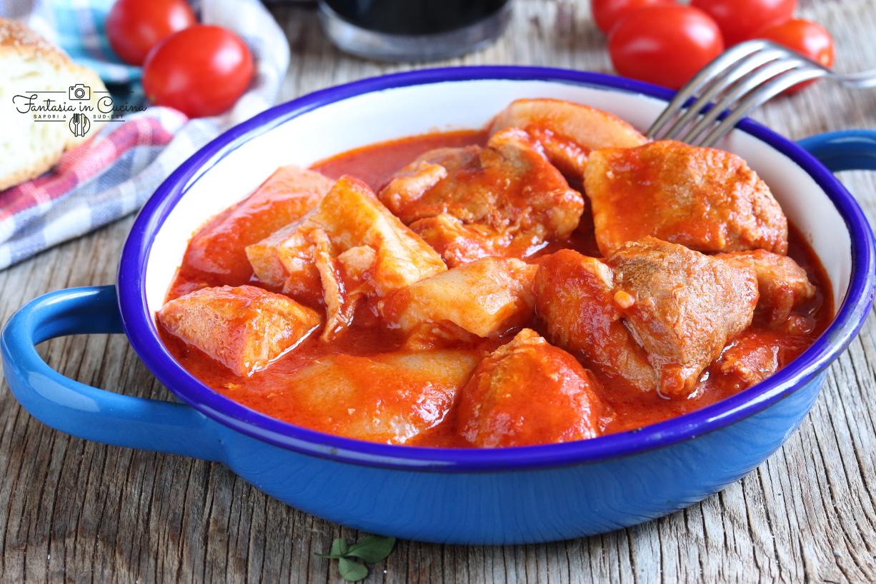 Carne di maiale al sugo ricetta Siciliana