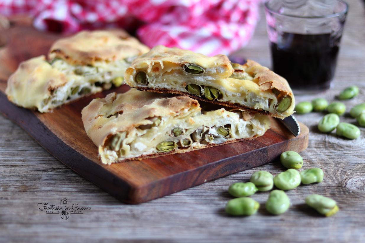 Scaccia con le fave verdi e la ricotta: ricetta siciliana