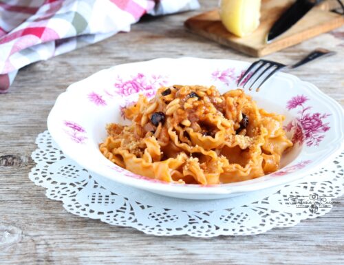 Pasta c’anciova e a muddica atturrata: ricetta siciliana