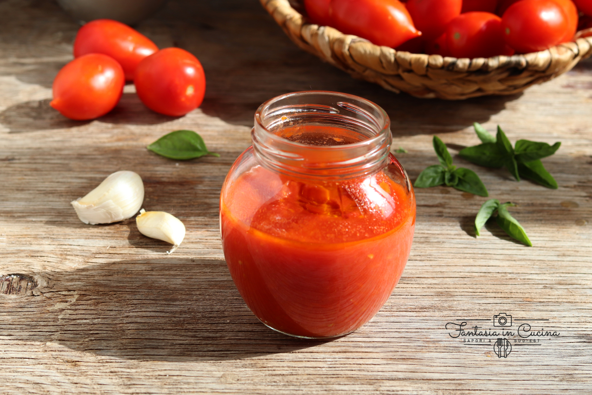 Passata di pomodoro fresco fatta in casa