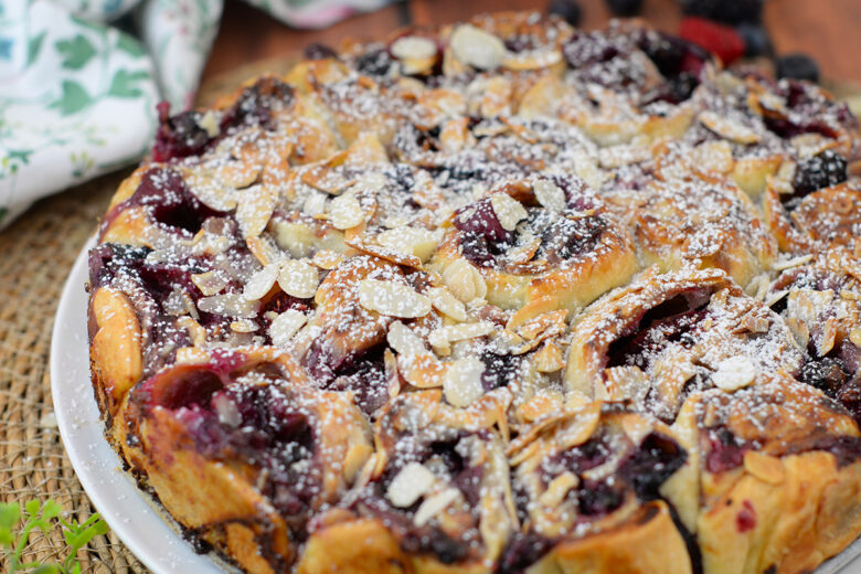 TORTA VELOCE DELLE ROSE AI FRUTTI DI BOSCO