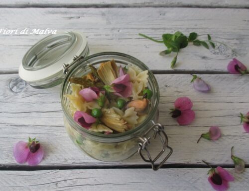 INSALATA DI PASTA CON FIORI DI ROVEJA