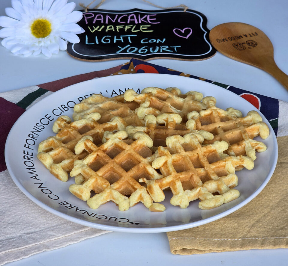 PANCAKES/WAFFLE LIGHT CON YOGURT