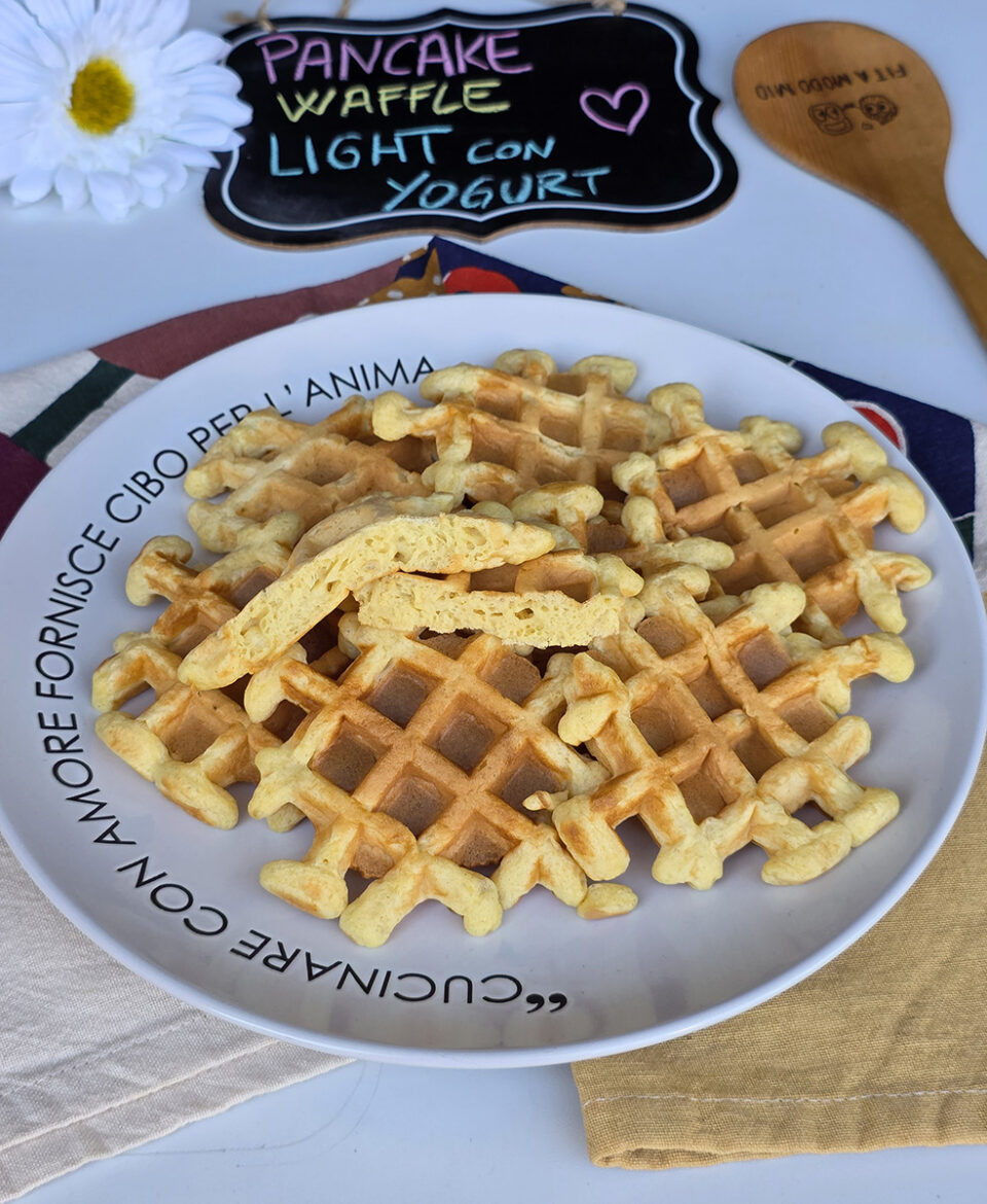 PANCAKES/WAFFLE LIGHT CON YOGURT