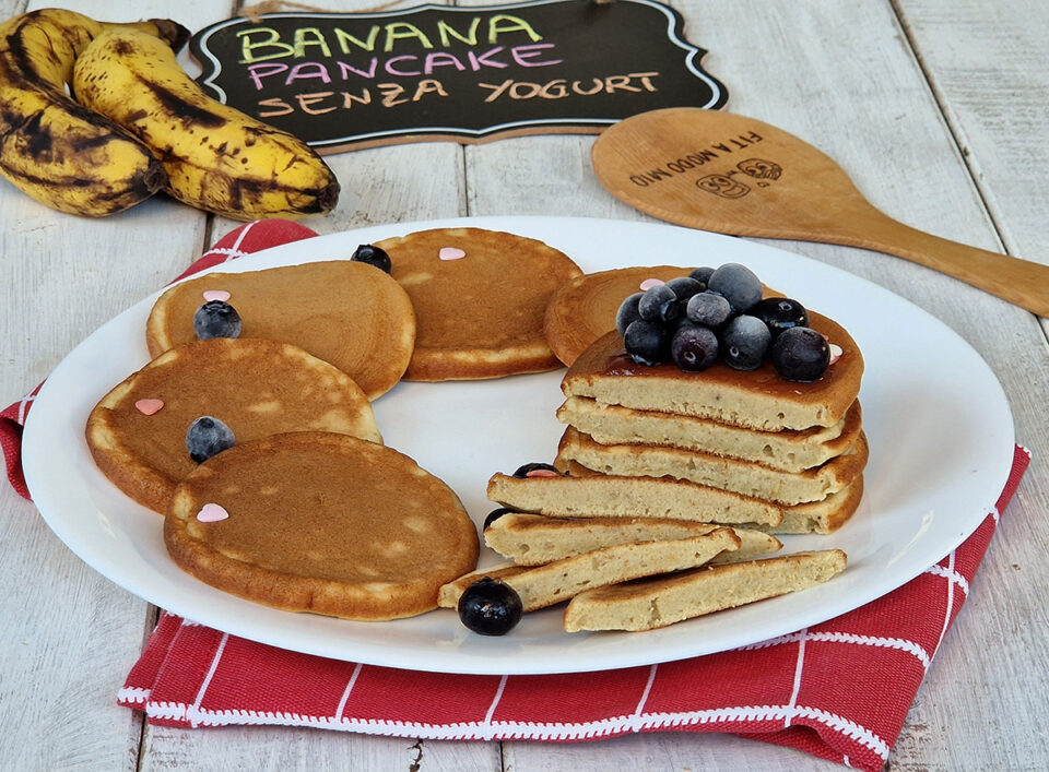 PANCAKE BANANA E UOVA - pancake senza yogurt
