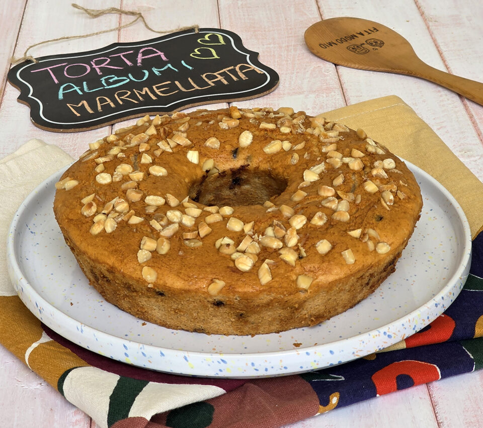 TORTA CON ALBUMI E MARMELLATA