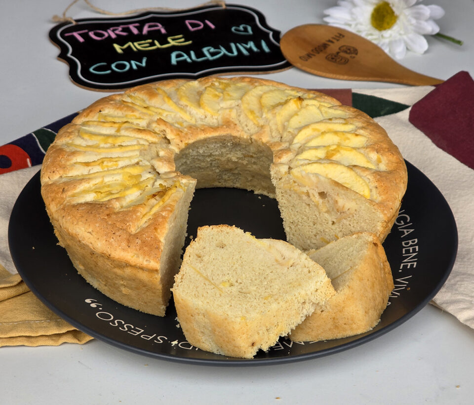 TORTA DI MELE CON ALBUMI