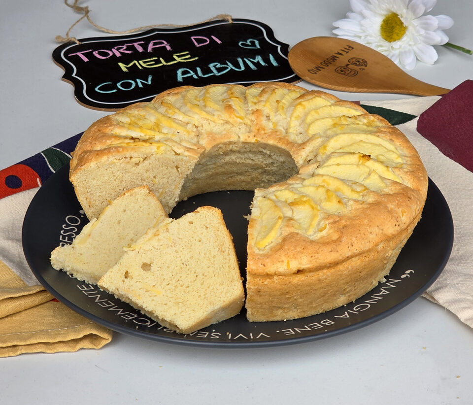 TORTA DI MELE CON ALBUMI