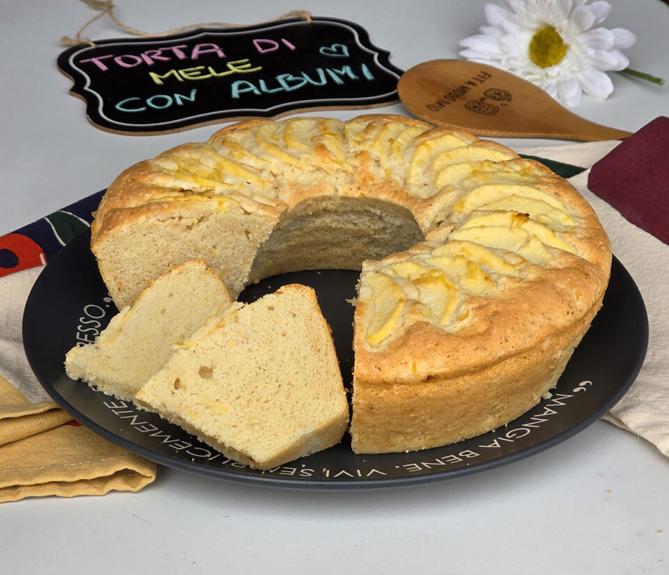 TORTA DI MELE CON ALBUMI