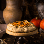 Torta rustica salata con zucca feta e noci