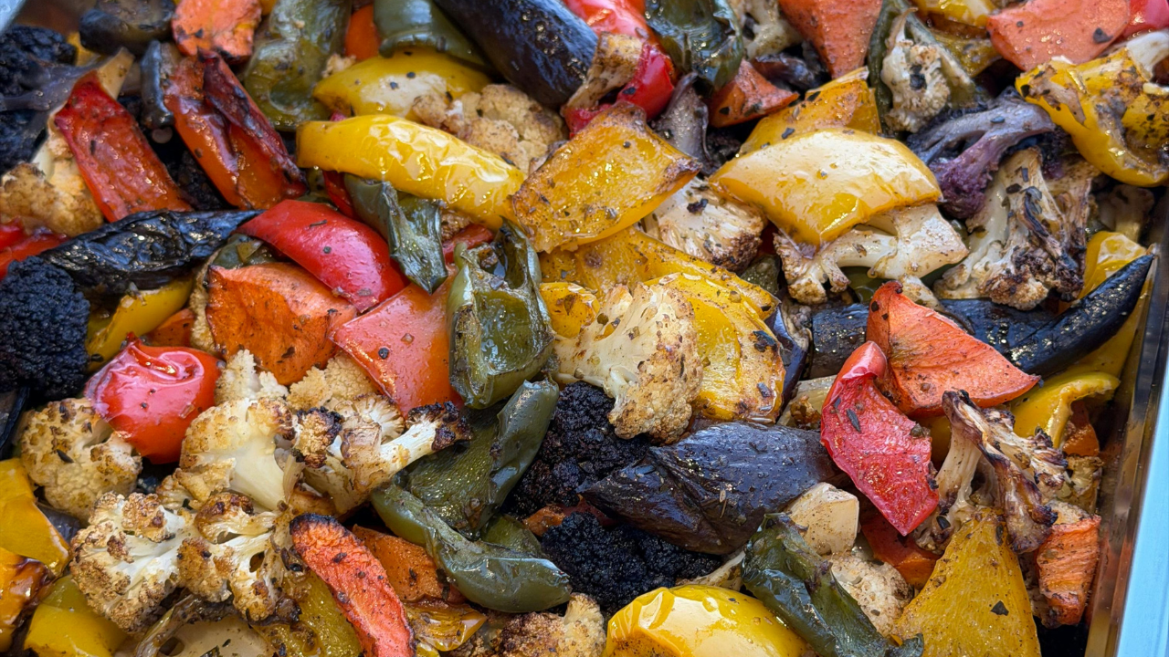 Come arrostire bene le verdure per ottenere un contorno colorato e irresistibile