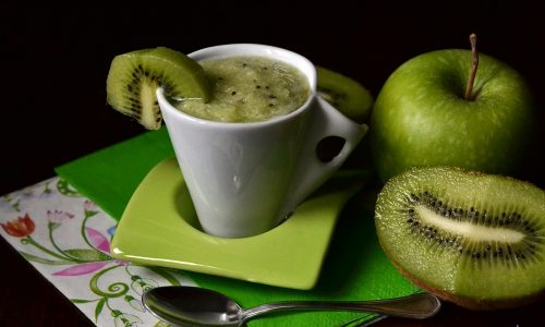 Smoothie kiwi mela verde
