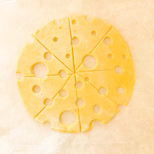 cracker al formaggio passo passo