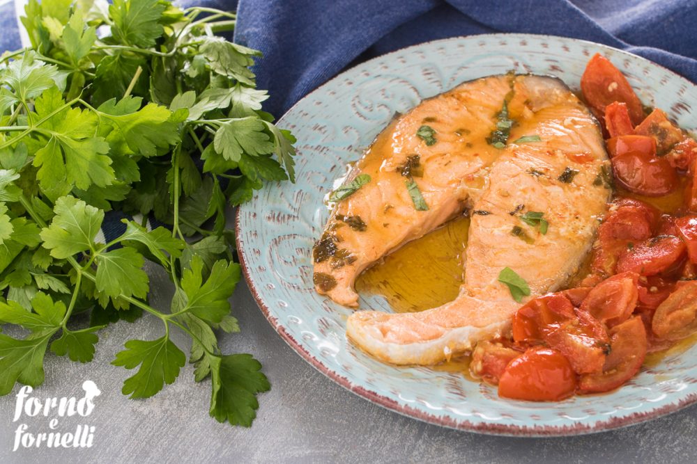 Salmone in padella con pomodorini - Forno e fornelli