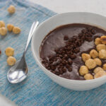 porridge al cioccolato fondente e nocciole