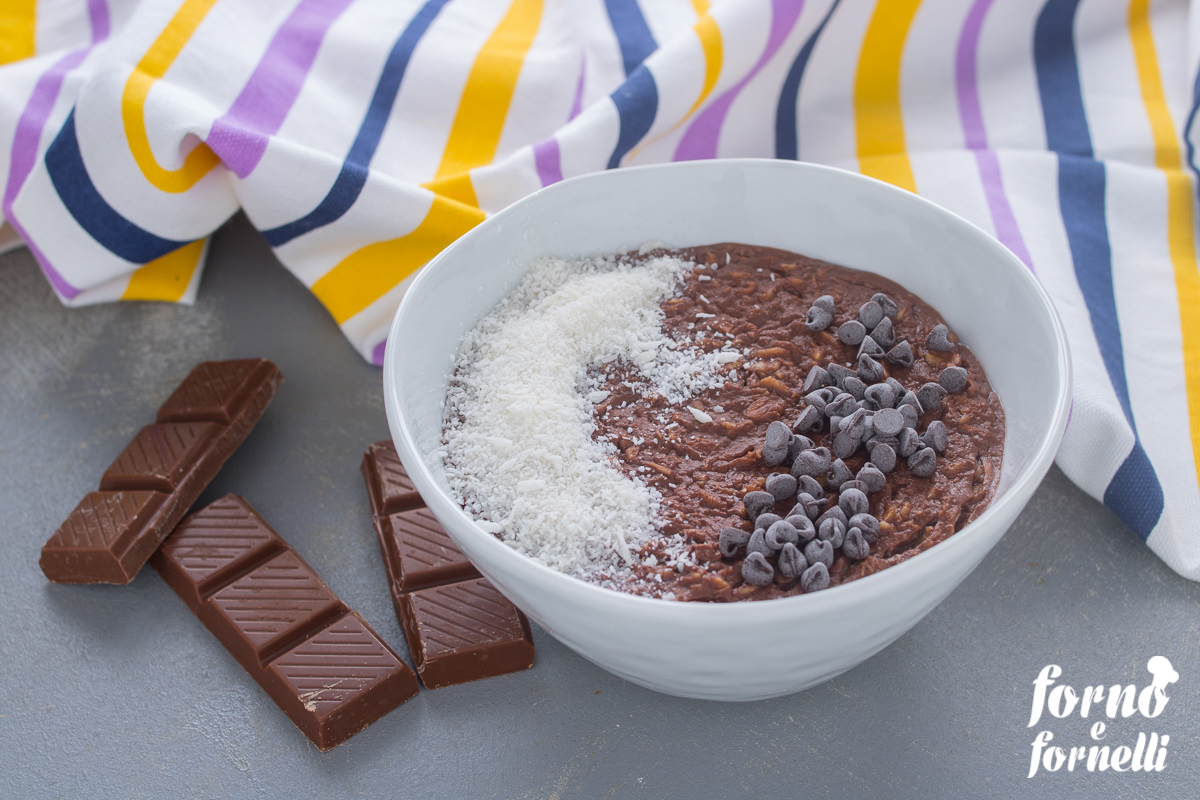 porridge con farina di cocco e cioccolato