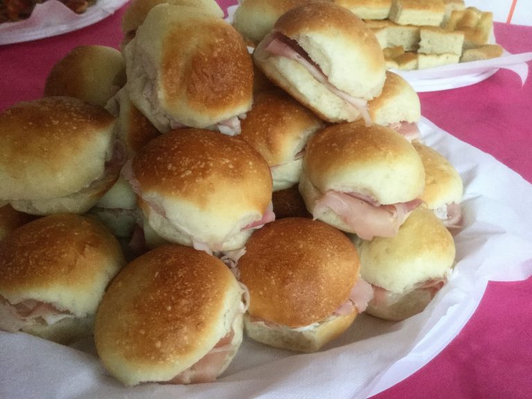 Panini al latte facili e ben più economici che a comprarli dal panettiere