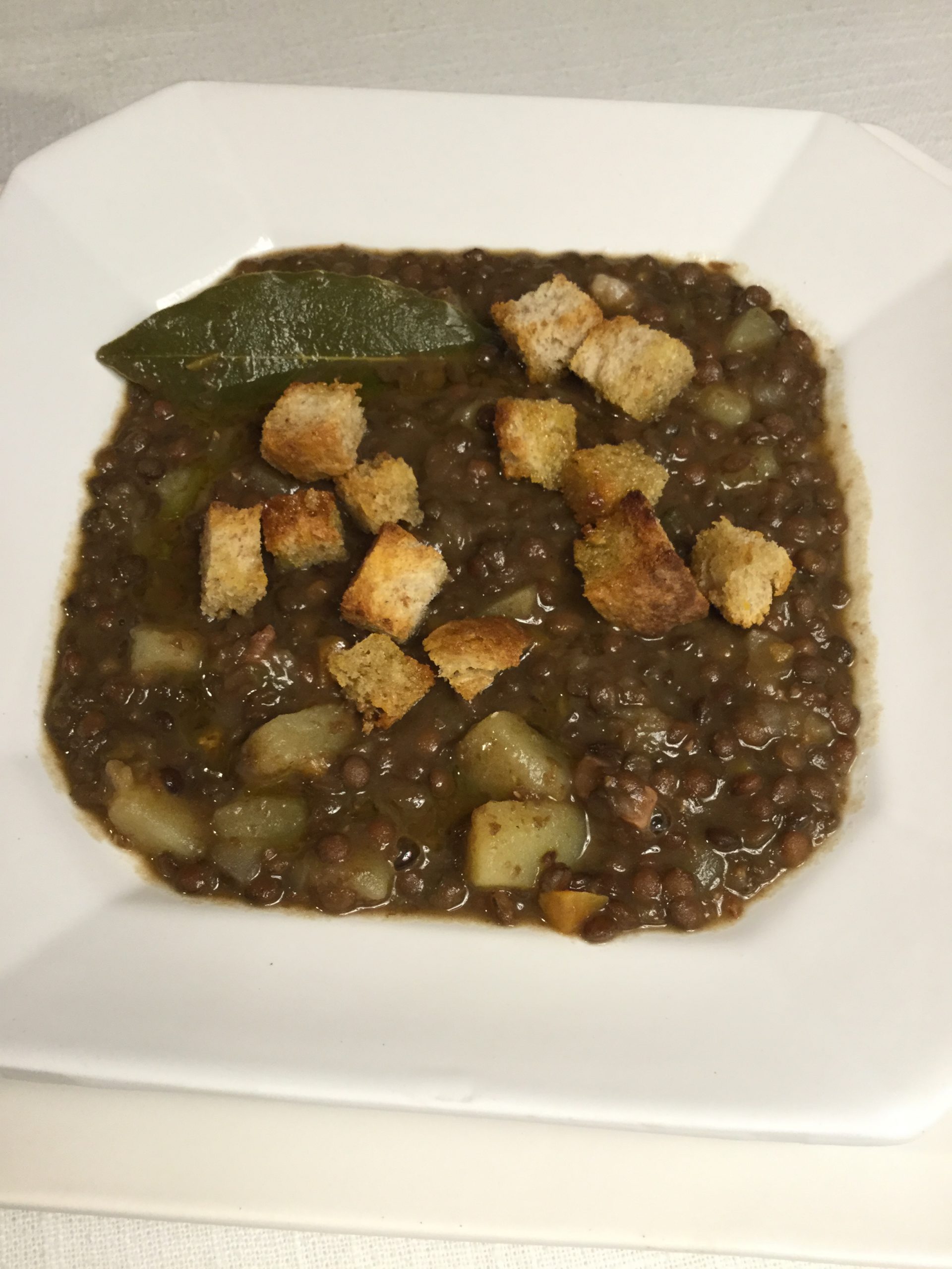 Zuppa di lenticchie con pancetta Piatto ideale nelle sere d'inverno