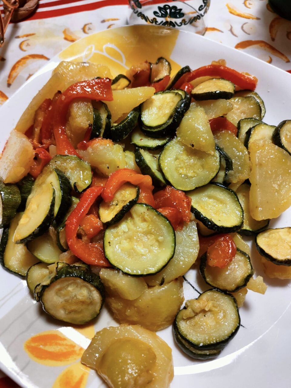 Patate zucchine e peperoni