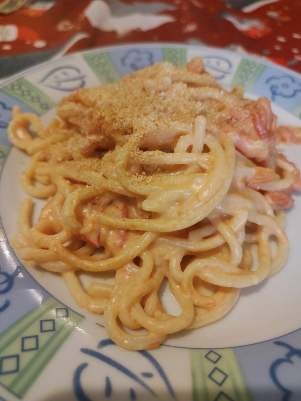 Spaghetti con spalmabile e pomodorini