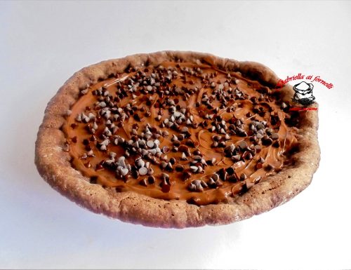 Pizza al cacao con crema di nocciole