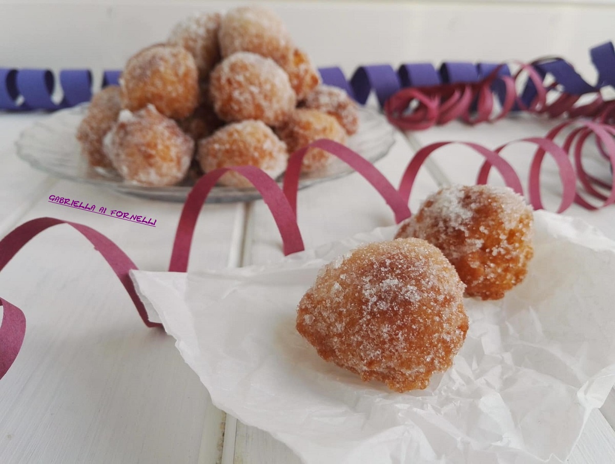 Castagnole morbide di ricotta