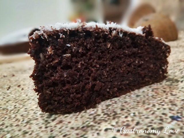 Torta sofficissima al latte di cocco e cacao