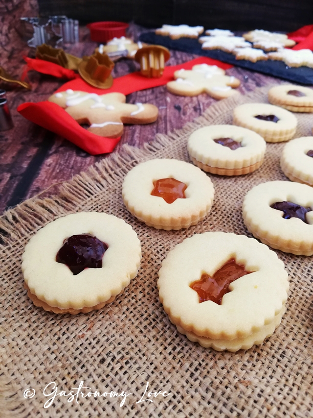 biscotti di Natale facili: biscotti al burro con 1 solo uovo