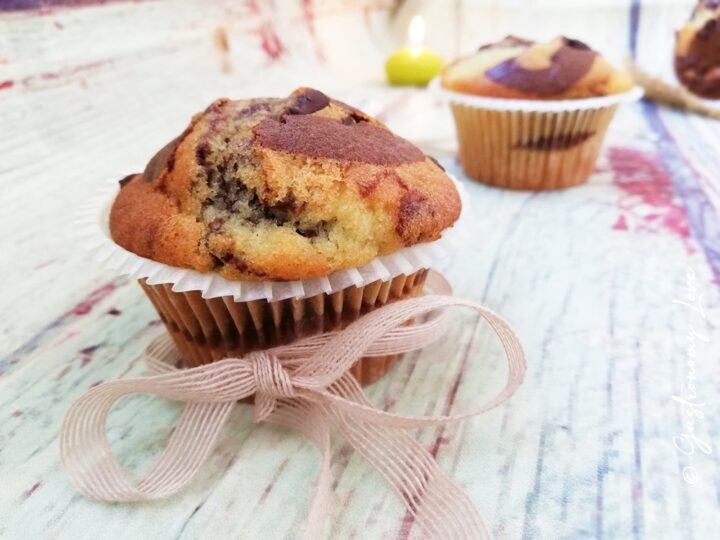 Muffin alla panna variegati al cacao