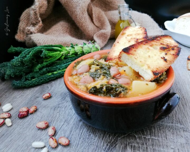 Zuppa-di-fagioli-e-cavolo-riccio