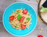 Pasta con crema di melanzane e pomodorini confit