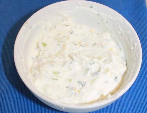 Salsa per tortillas – yogurt, feta e cetriolo