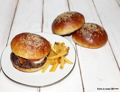 Burger buns (ricetta di Laurel Evans)