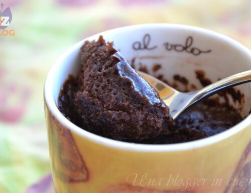 Brownie in a mug, torta in tazza al cioccolato