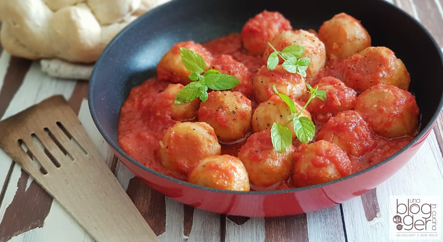 Polpette di pane al sugo