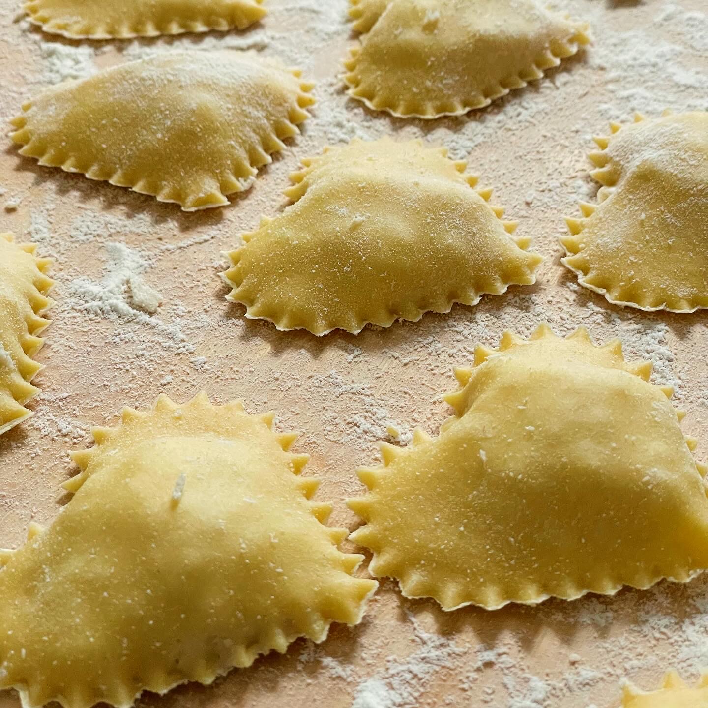 ravioli di pasta fresca fatti in casa