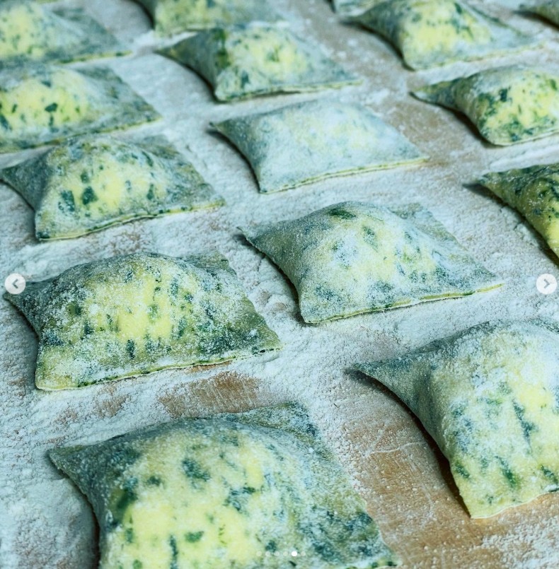 Ravioli alla rucola con ricotta aromatizzata al limone