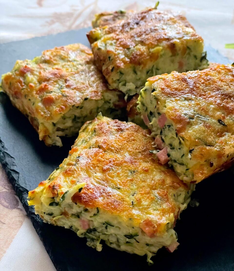 Brownies salati alle zucchine