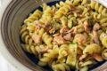 Fusilli con salmone affumicato e zucchine grigliate