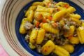 Gnocchetti di ricotta allo zafferano con ragù di salsiccia