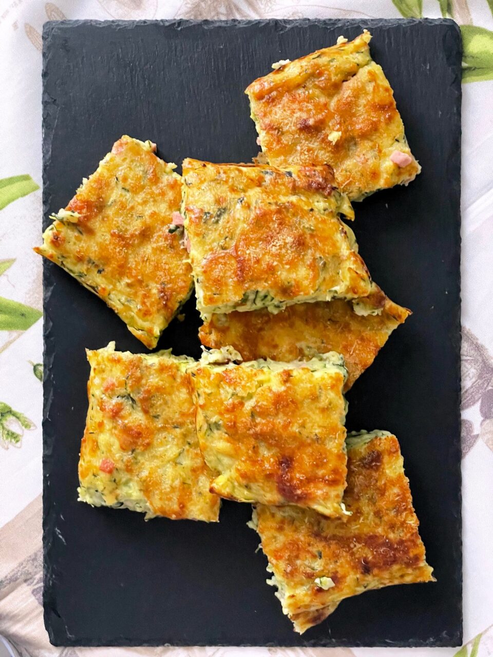 Brownies salati alle zucchine