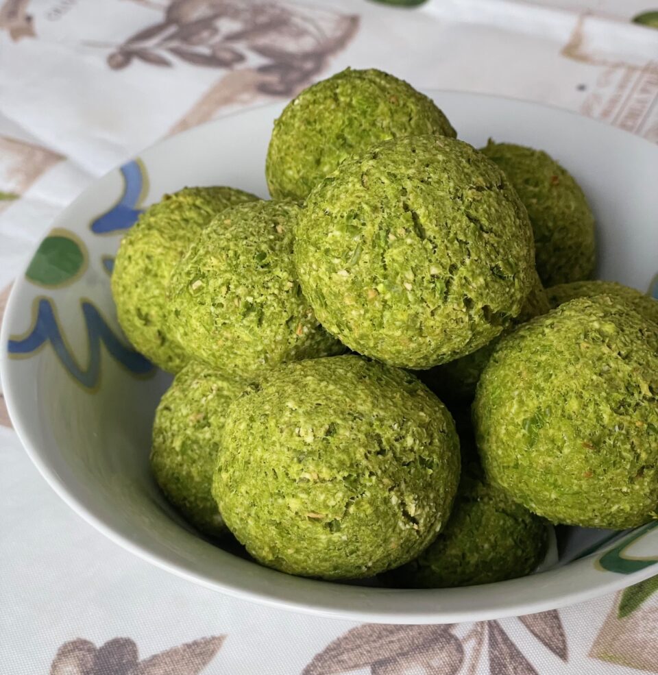 Polpette di piselli dal cuore filante