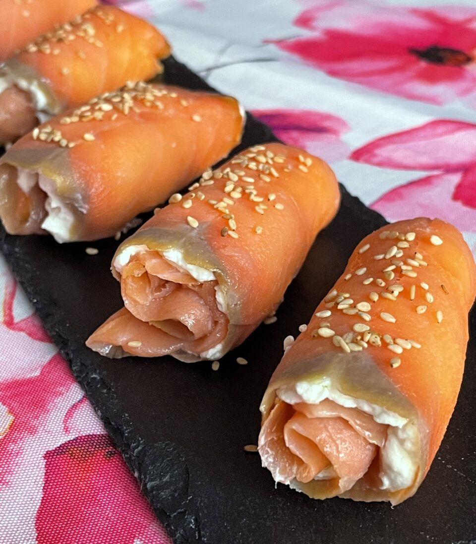 Involtini di salmone affumicato