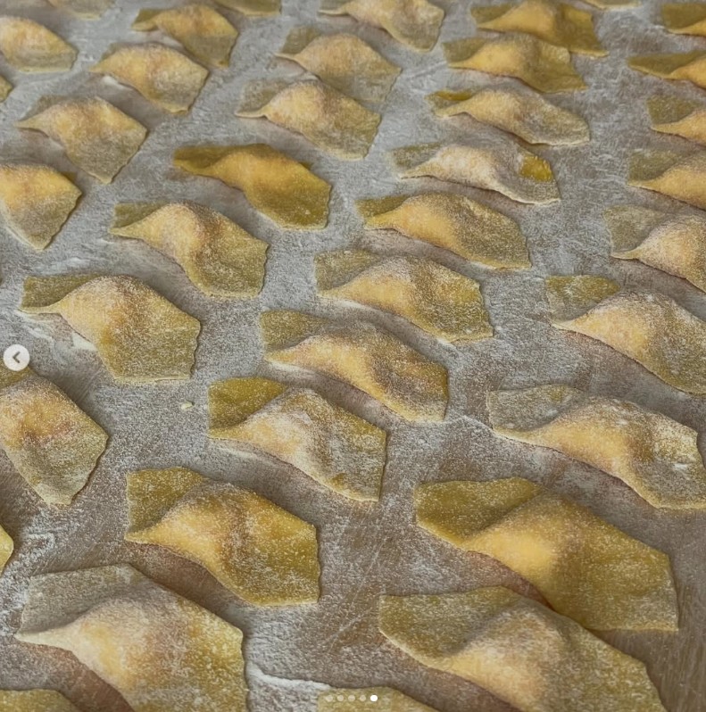 Ravioli di ricotta, carote e curcuma
