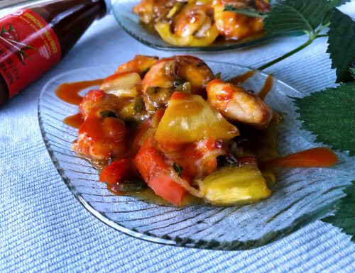 Gamberi in salsa agrodolce e gocce di Sriracha