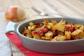 patate-al-forno-con-pomodorini-e-cipolla-jpg2