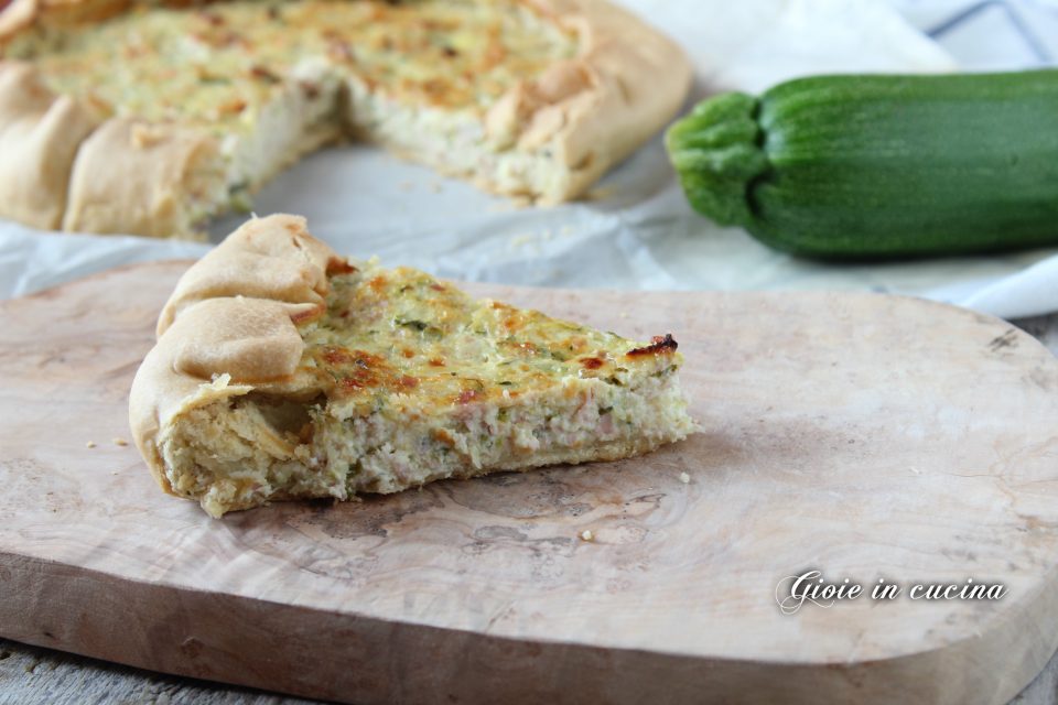 Torta salata con zucchine ricotta e prosciutto cotto - Gioie In Cucina