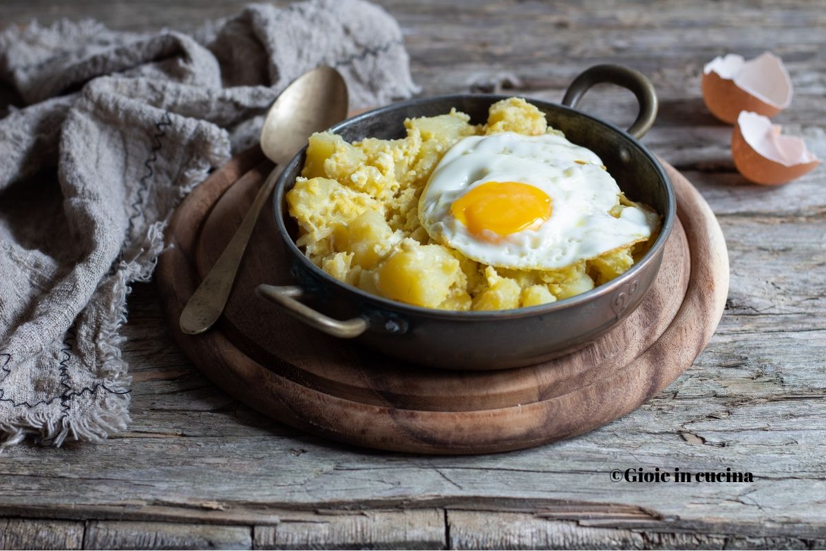 Patate con le uova - Gioie In Cucina